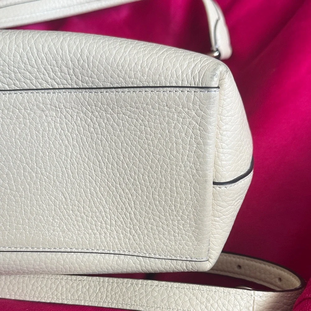 Coach Cream Pebbled Leather Shoulder Hobo with Gold Hardware - Picture 7 of 9